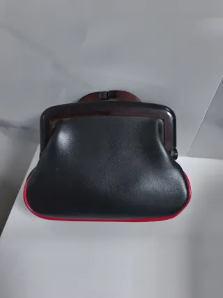 Monedero vintage negro y rojo