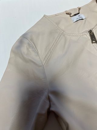 Giacca corta primaverile beige