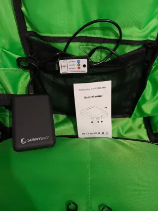 Mochila Solar Sunnybag Azul y Negra