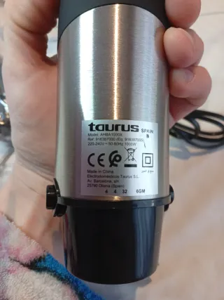 Batidora Taurus con Accesorios