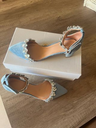Zapato fiesta/novia azul cielo pedrería