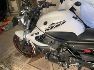 Yamaha XJ6 Limitada Blanca