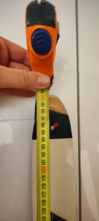 Lote 2 pares esquís Rossignol y bastones