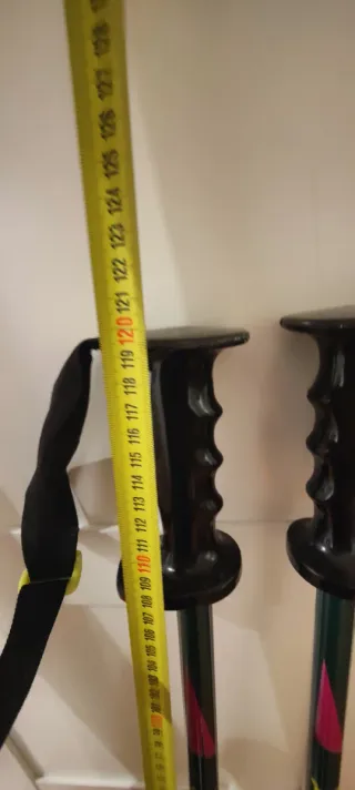 Lote 2 pares esquís Rossignol y bastones