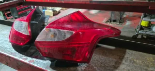 Pareja Pilotos Traseros Ford Focus 2013