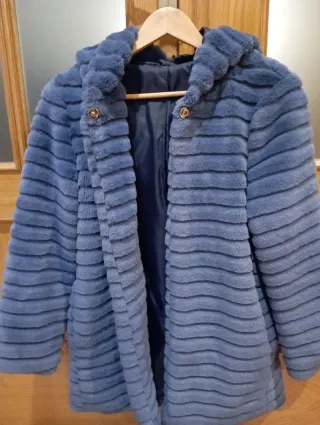 Abrigo de pelo azul claro