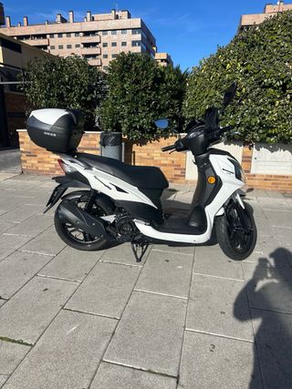 Moto Sym 125 Blanca