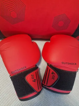 Saco y guantes de boxeo Outshock. Niños.