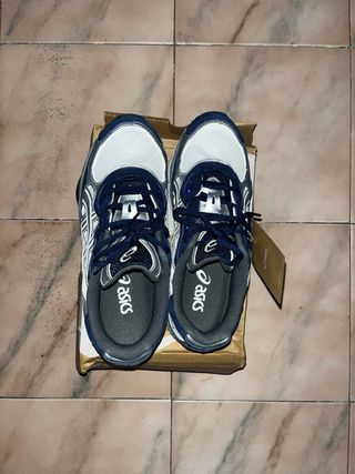 Zapatillas Asics Azul y Plata