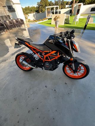 KTM Duke 125