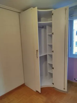 Armario esquinero, armario  de rincón blanco.