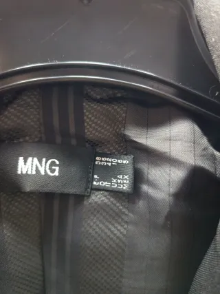 Americana blazer negra Mango Talla S