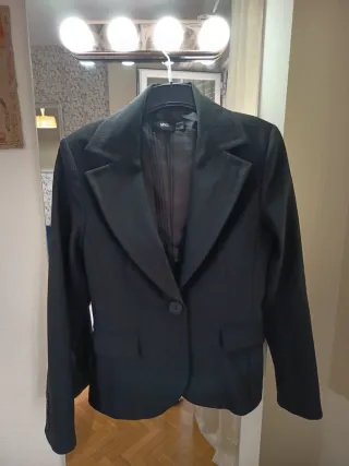 Americana blazer negra Mango Talla S