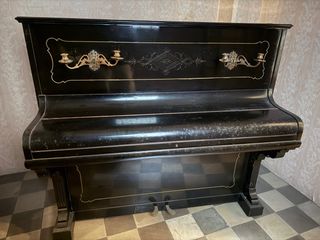 Piano antiguo Alsado & Moreu Barcelona
