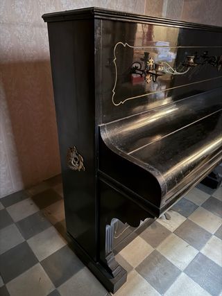 Piano antiguo Alsado & Moreu Barcelona