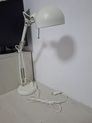 Lámpara flexo blanca ajustable