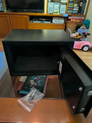 Caja Fuerte Carrefour Electrónica 30x20x20