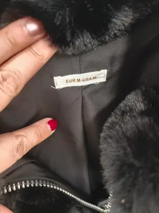 Abrigo de pelo negro mujer