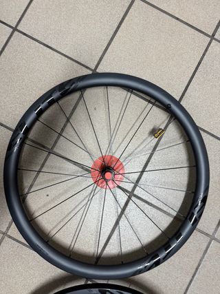 Llantas Elite carbono 38mm x 28 NUEVAS a estrenar
