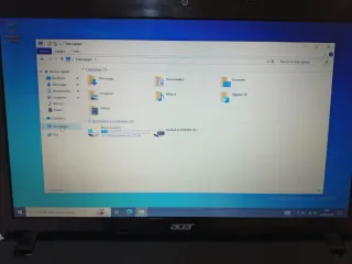 Portátil Acer 15'. 8GB RAM. 222GB D
