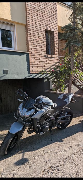 Kawasaki Z900  2024 – 8.800 km