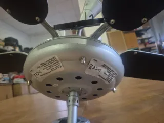 Ventilador de techo gris metálico