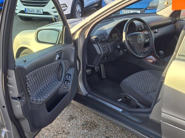 Mercedes-Benz Clase C 2003