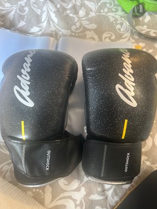 Guantes de Boxeo Outshock 14 oz Nuevos