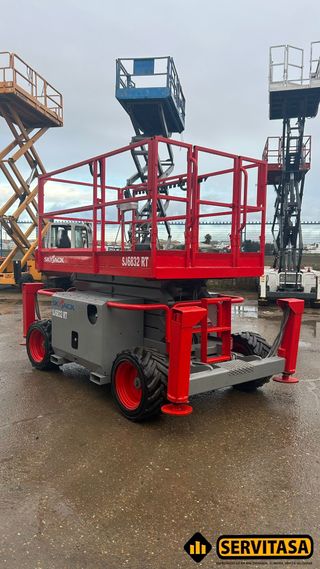 PLATAFORMA ELEVADORA DIÉSEL SKYJACK 12 METROS