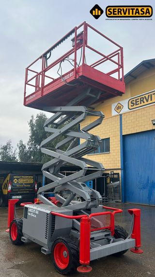 PLATAFORMA ELEVADORA DIÉSEL SKYJACK 12 METROS