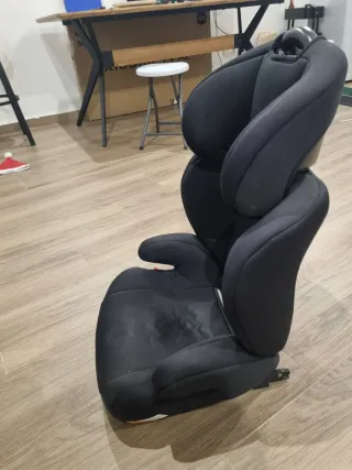 Silla de coche infantil negra