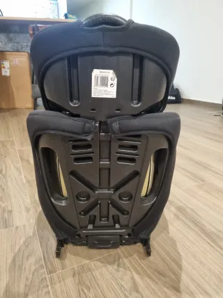 Silla de coche infantil negra