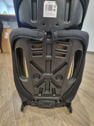 Silla de coche infantil negra