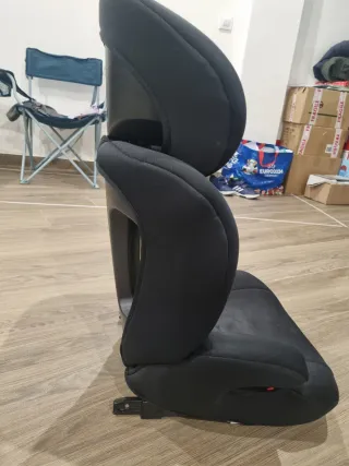 Silla de coche infantil negra