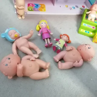 Casa de muñecas Pin y Pon con figuras