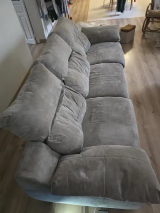 Sofá eléctrico 3 plazas de diseño.