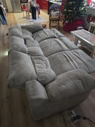 Sofá eléctrico 3 plazas de diseño.