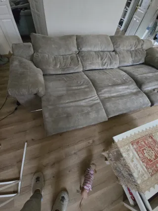 Sofá eléctrico 3 plazas de diseño.