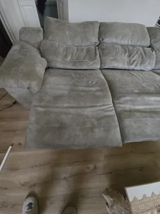 Sofá eléctrico 3 plazas de diseño.