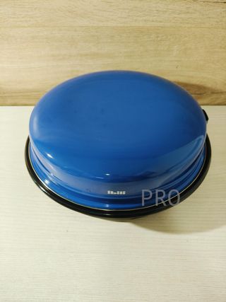 Churrasquera in acciaio smaltato con griglia a gas, ideale per grigliate e barbecue all'aperto