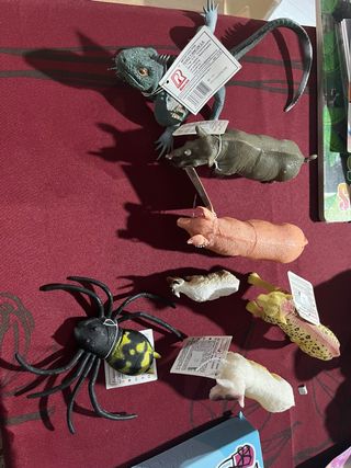 Figuras de animales de plástico