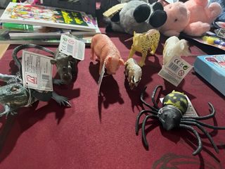Figuras de animales de plástico