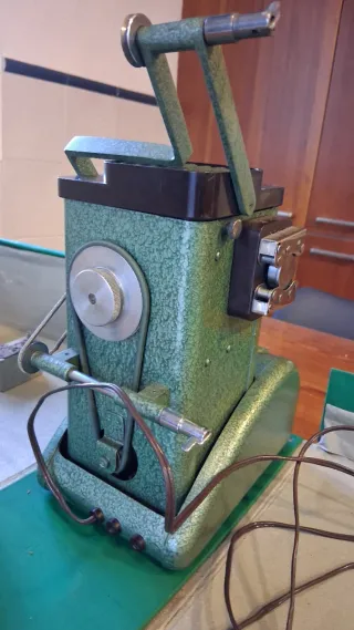 Proyector cine antiguo verde Kavex