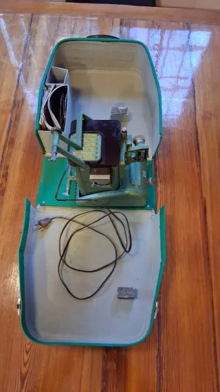 Proyector cine antiguo verde Kavex