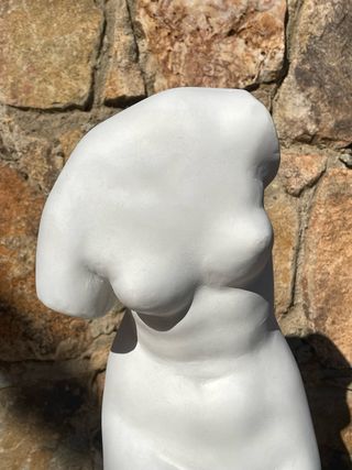 Torso de Afrodita - Escultura Femenina de Escayola