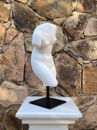 Torso de Afrodita - Escultura Femenina de Escayola