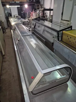 Vitrina expositora refrigerada