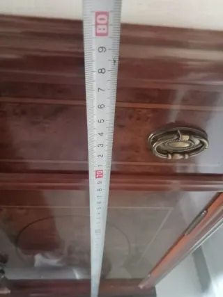 Aparador de madera con puertas y cajones