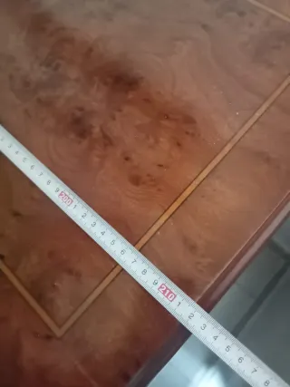 Aparador de madera con puertas y cajones