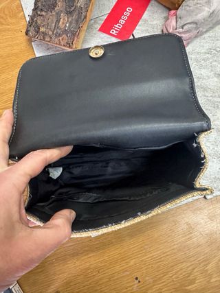 Borsa donna beige con dettagli oro